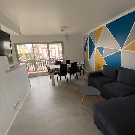Cabourg Centre, Appartement Pour 4 Personnes A 100M De La Mer Luaran gambar