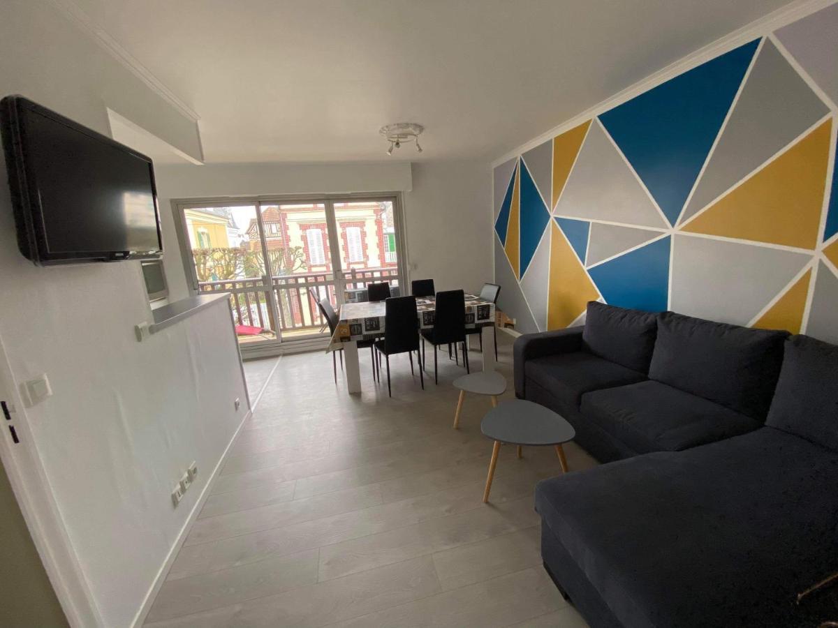 Cabourg Centre, Appartement Pour 4 Personnes A 100M De La Mer Luaran gambar