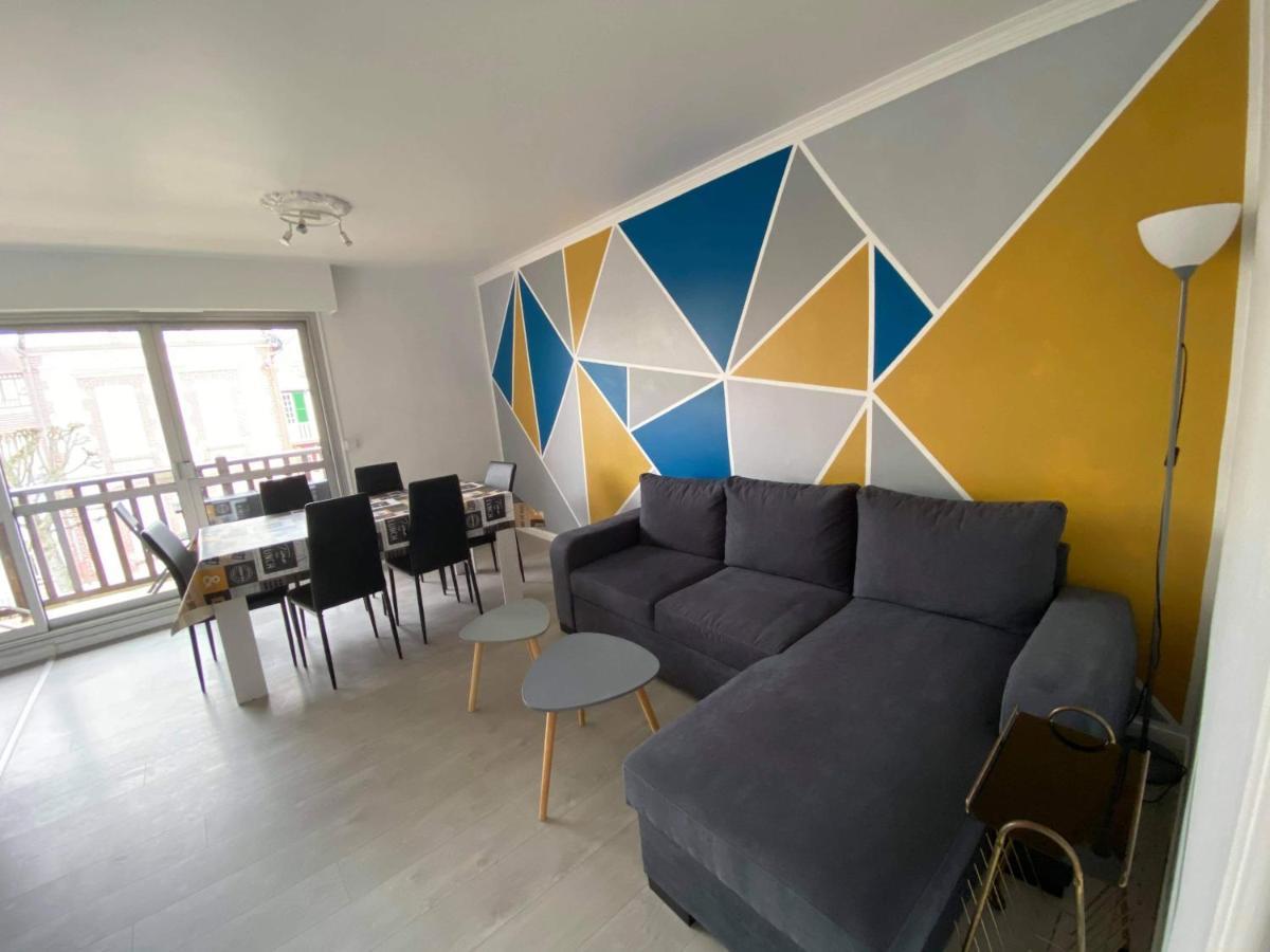 Cabourg Centre, Appartement Pour 4 Personnes A 100M De La Mer Luaran gambar
